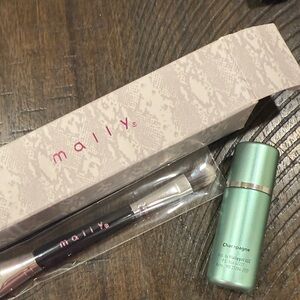 Mally Beauty Green and Silver Brush Set